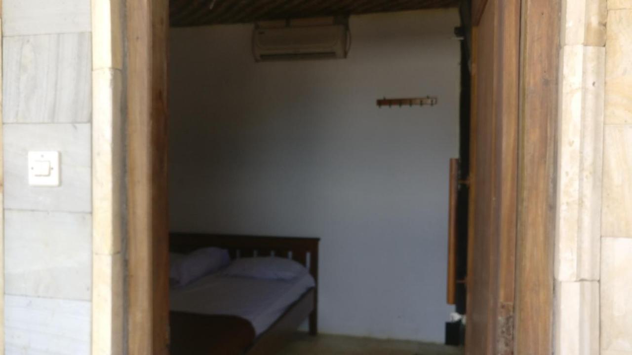 Hotel Kampoeng Drini Brono Exterior photo