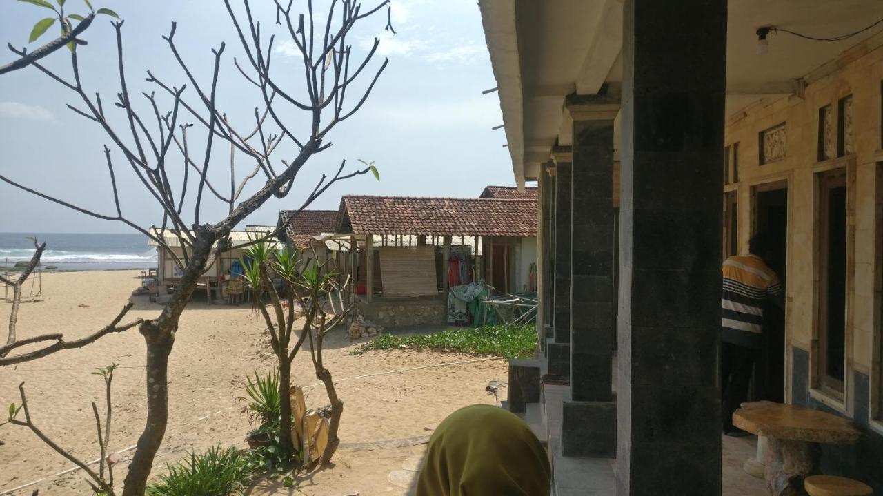 Hotel Kampoeng Drini Brono Exterior photo